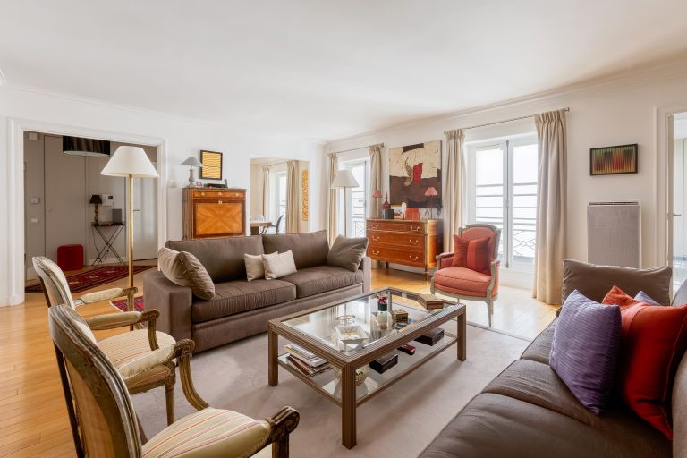 luxury apartment 5 Rooms for sale on PARIS (75003)