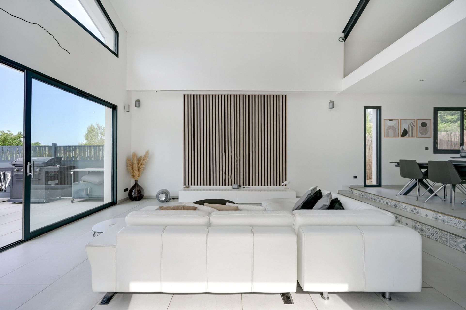 luxury house 5 Rooms for sale on AIX EN PROVENCE (13100)