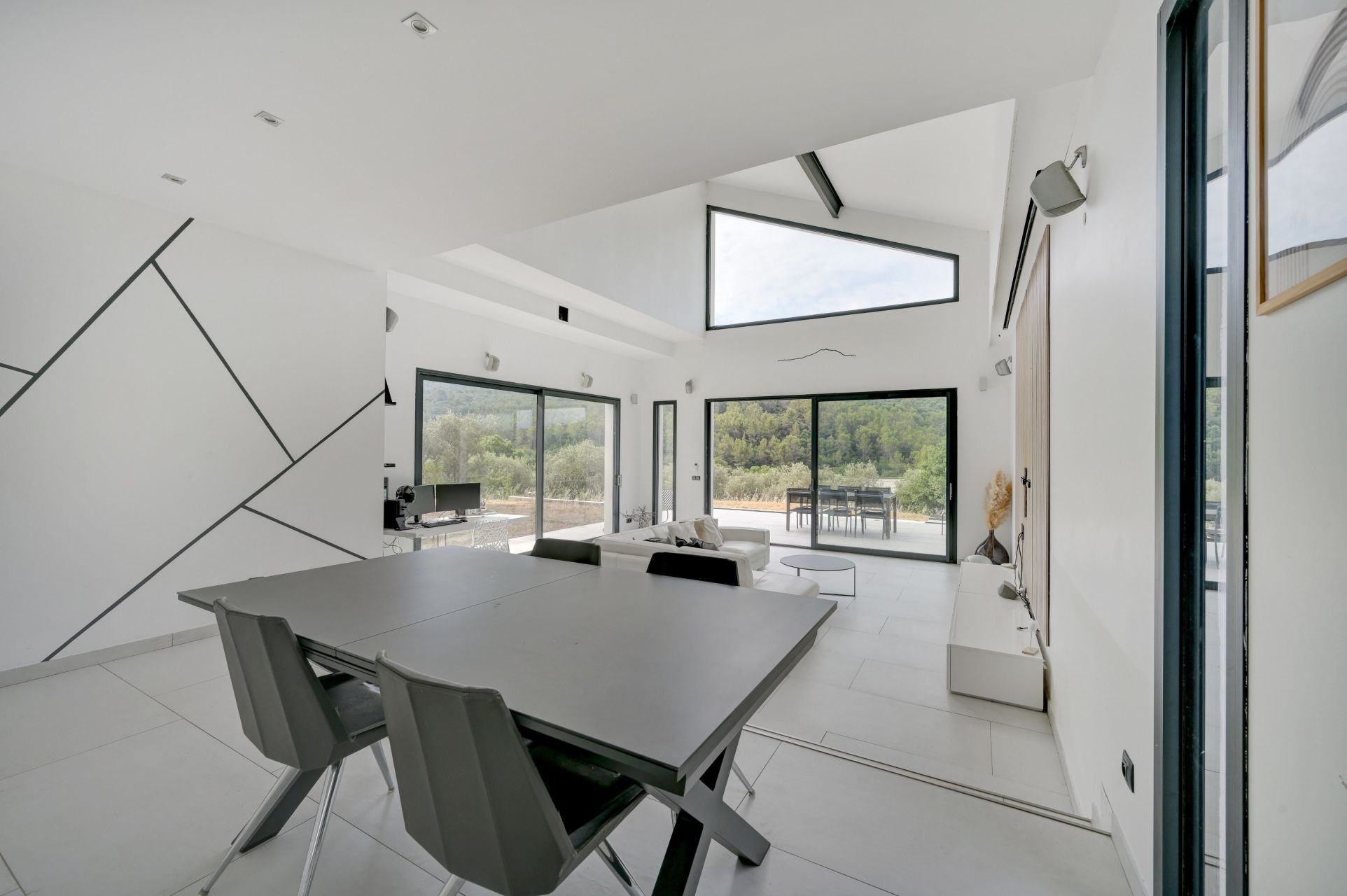 luxury house 5 Rooms for sale on AIX EN PROVENCE (13100)