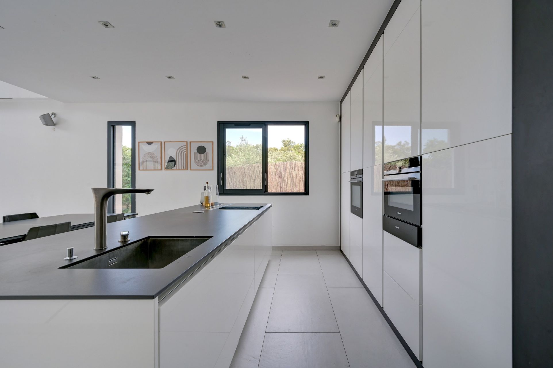 luxury house 5 Rooms for sale on AIX EN PROVENCE (13100)