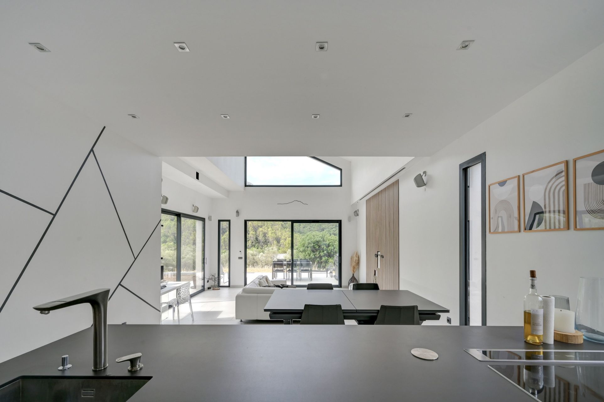 luxury house 5 Rooms for sale on AIX EN PROVENCE (13100)