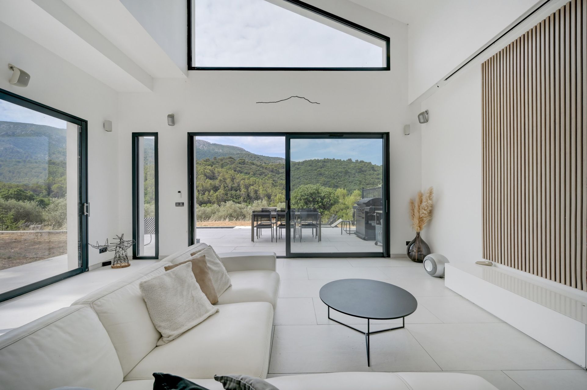 luxury house 5 Rooms for sale on AIX EN PROVENCE (13100)