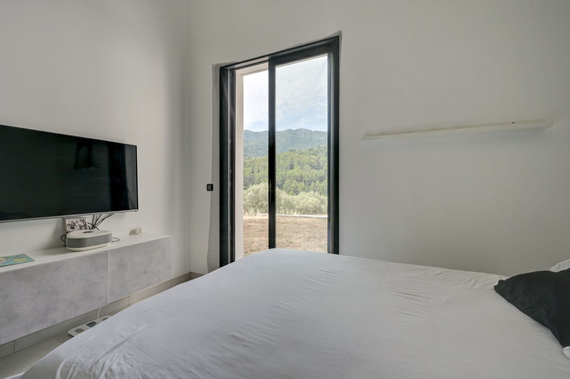 luxury house 5 Rooms for sale on AIX EN PROVENCE (13100)