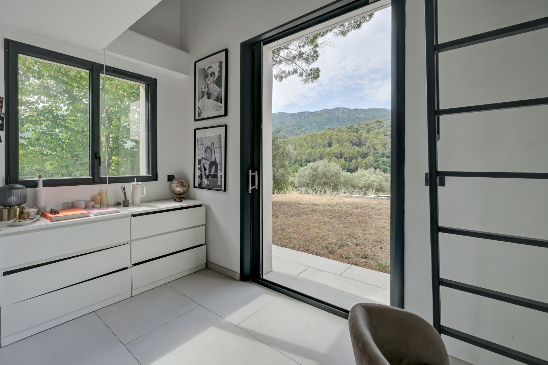 luxury house 5 Rooms for sale on AIX EN PROVENCE (13100)