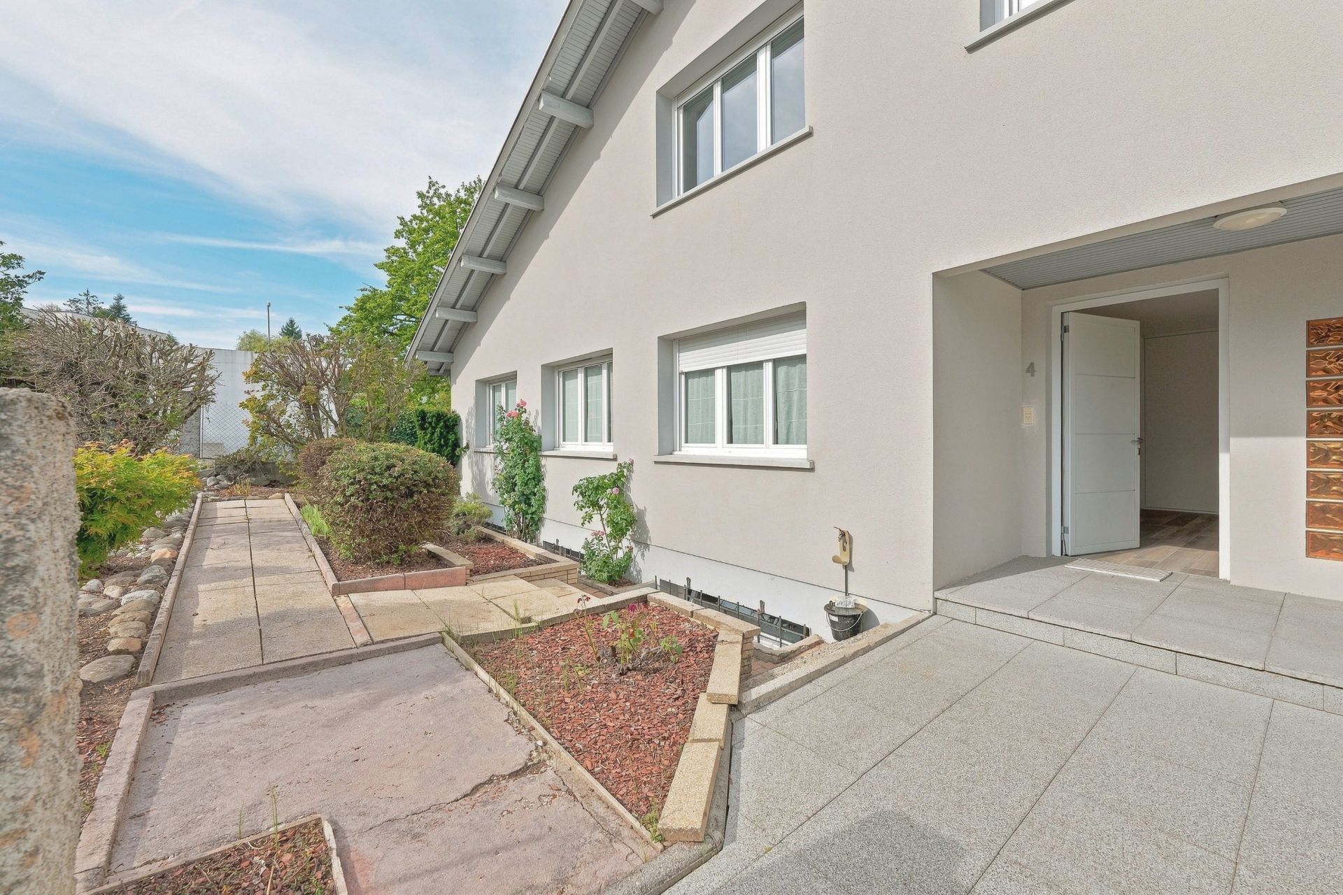 luxury house 8 Rooms for sale on PREVESSIN MOENS (01280)