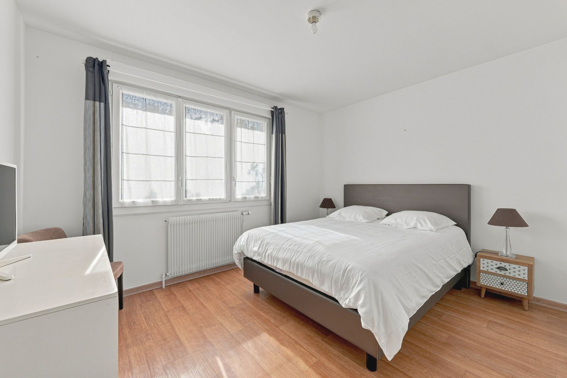 luxury house 8 Rooms for sale on PREVESSIN MOENS (01280)