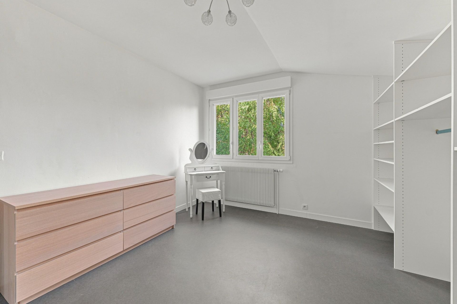 luxury house 8 Rooms for sale on PREVESSIN MOENS (01280)
