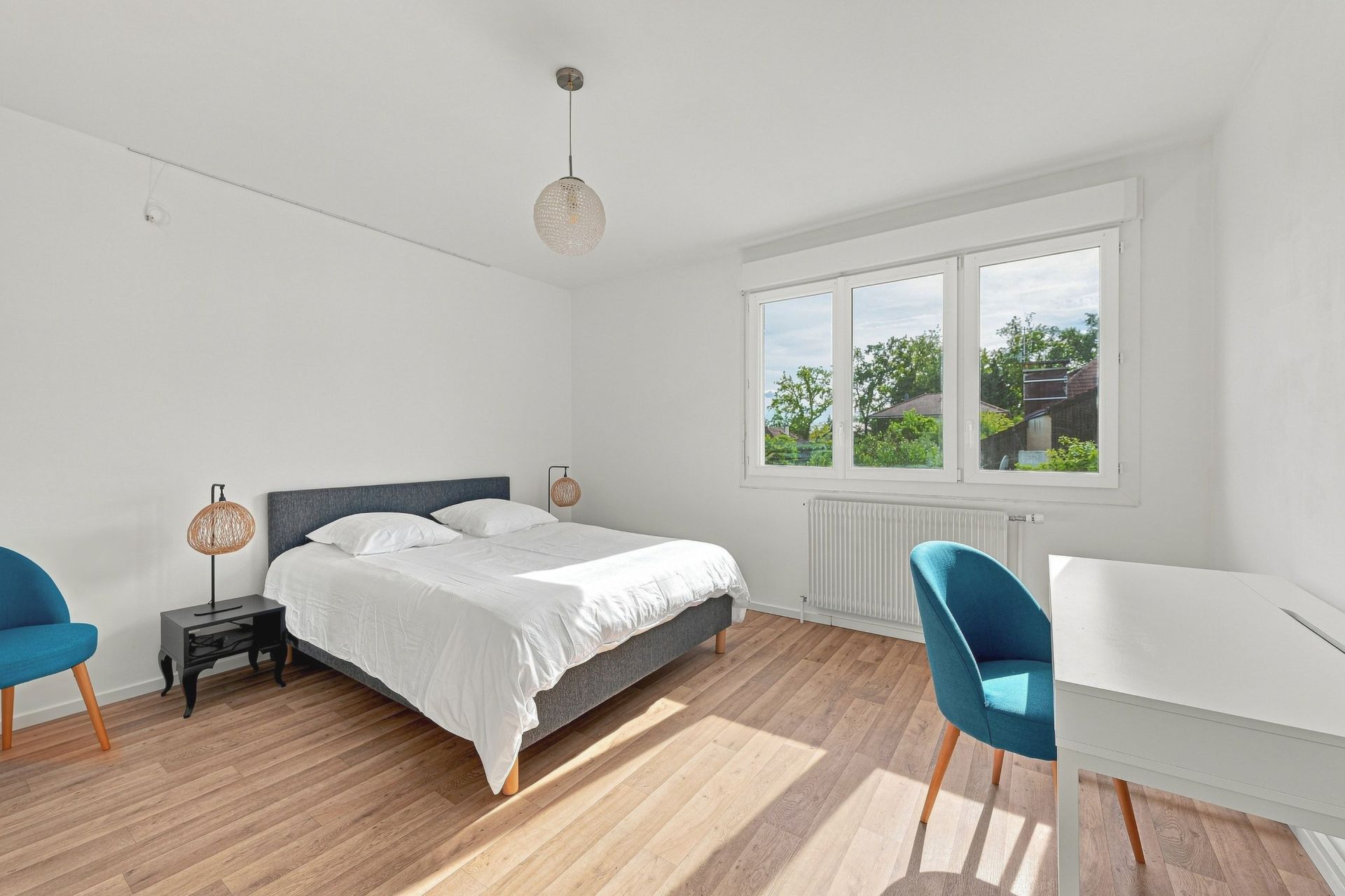 luxury house 8 Rooms for sale on PREVESSIN MOENS (01280)