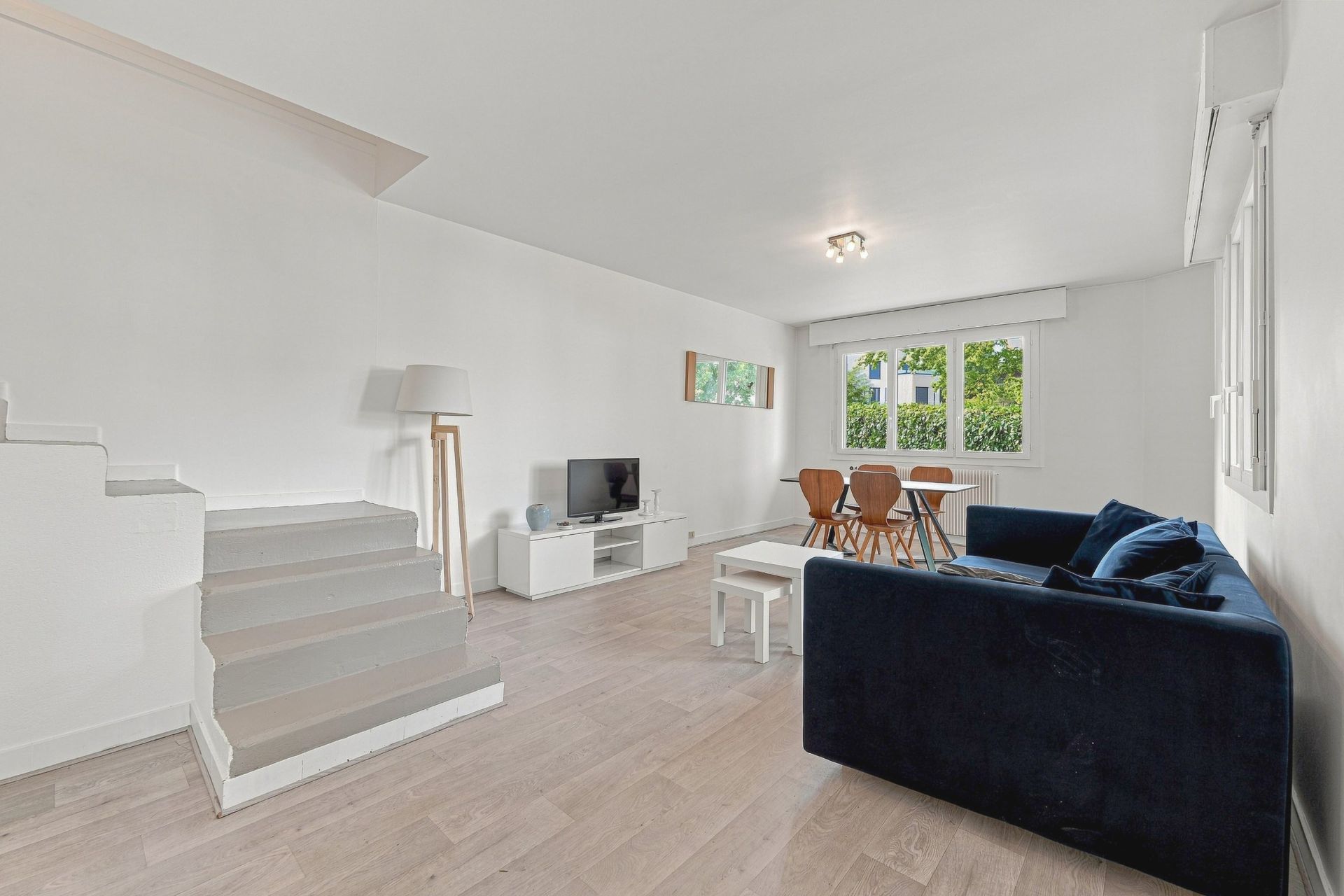 luxury house 8 Rooms for sale on PREVESSIN MOENS (01280)