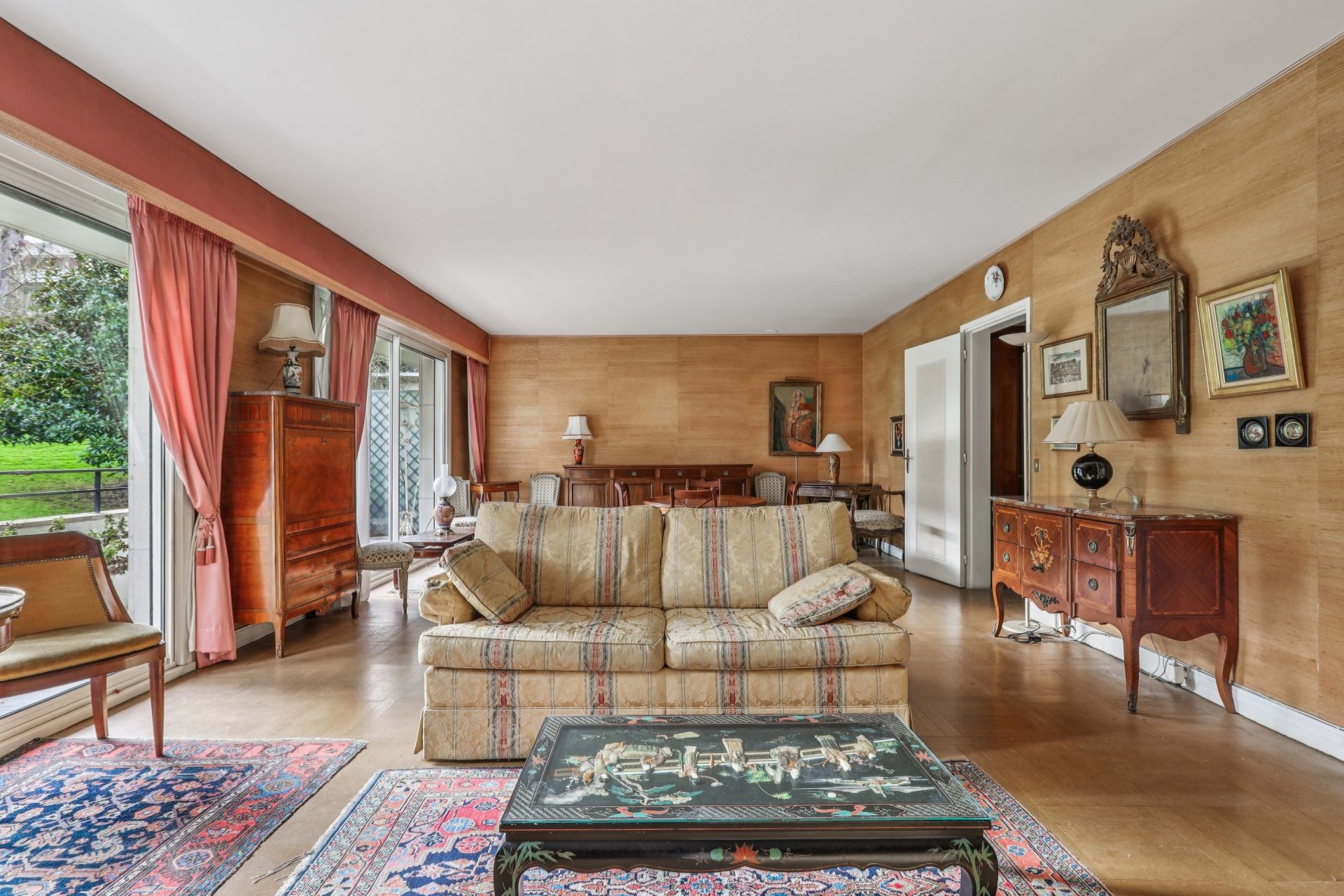 luxury apartment 5 Rooms for sale on VILLE D AVRAY (92410)