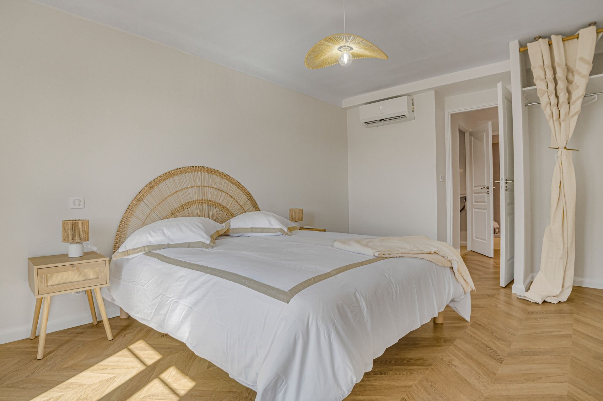 luxury apartment 3 Rooms for sale on ANTIBES (06600)