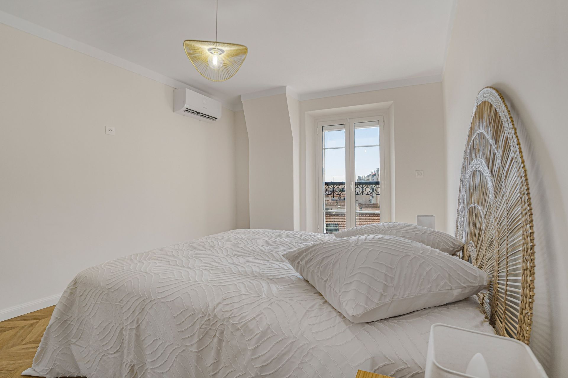 luxury apartment 3 Rooms for sale on ANTIBES (06600)