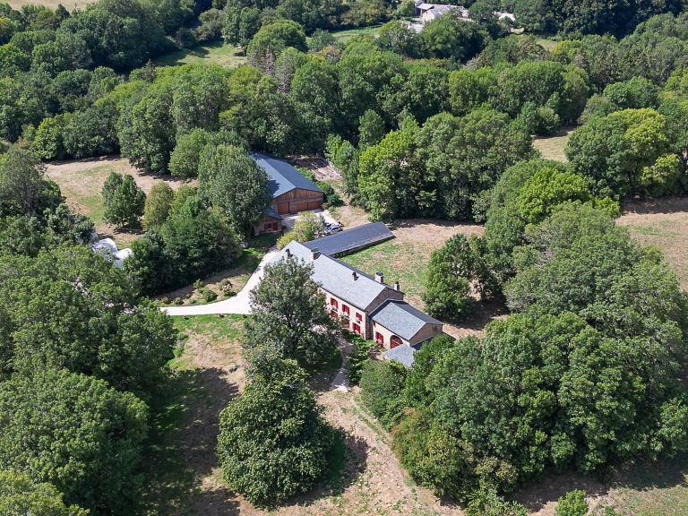 maison de luxe 11 Pièces en vente sur DOURGNE (81110)
