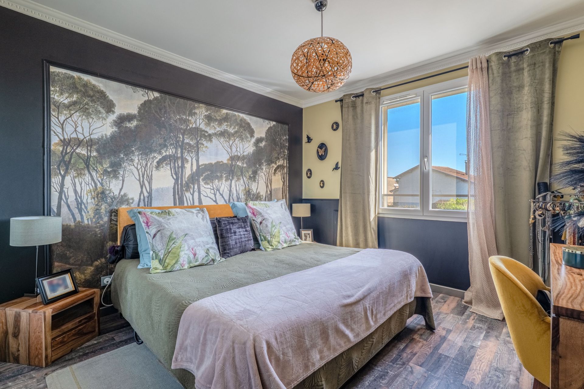 contemporary house 7 Rooms for sale on STE FOY LES LYON (69110)