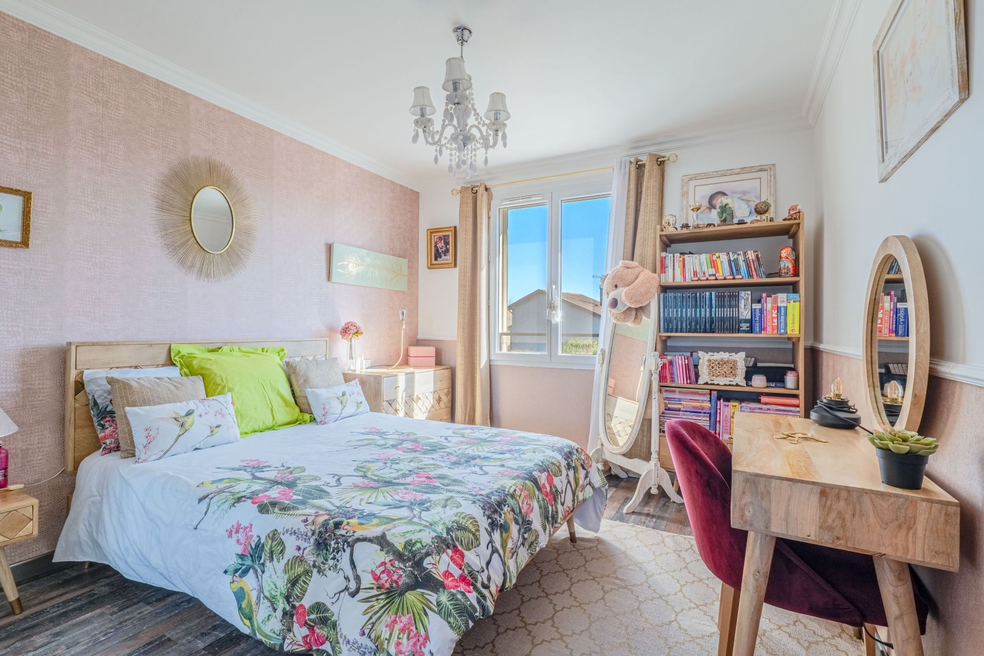 contemporary house 7 Rooms for sale on STE FOY LES LYON (69110)