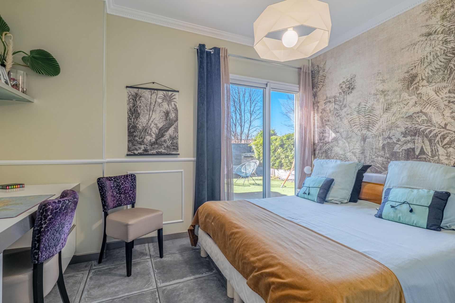 contemporary house 7 Rooms for sale on STE FOY LES LYON (69110)