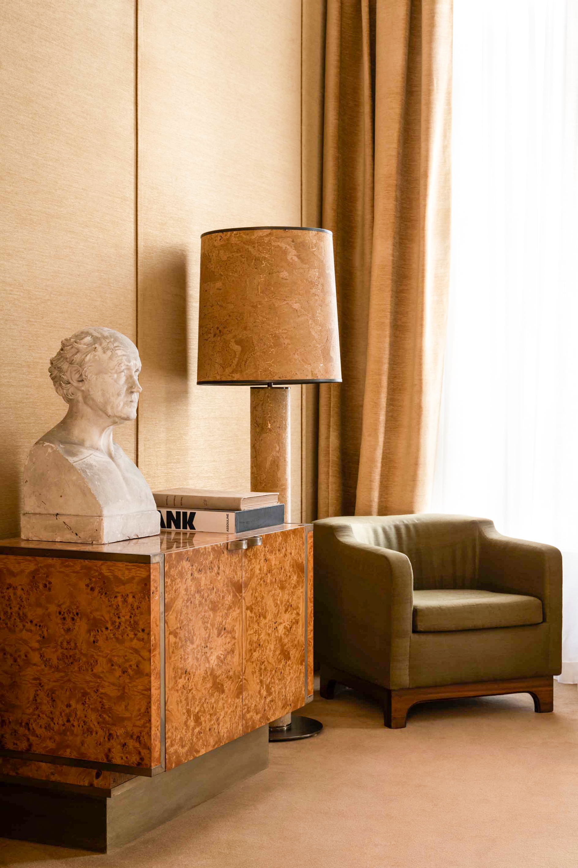 luxury apartment 5 Rooms for rent on PARIS (75004)