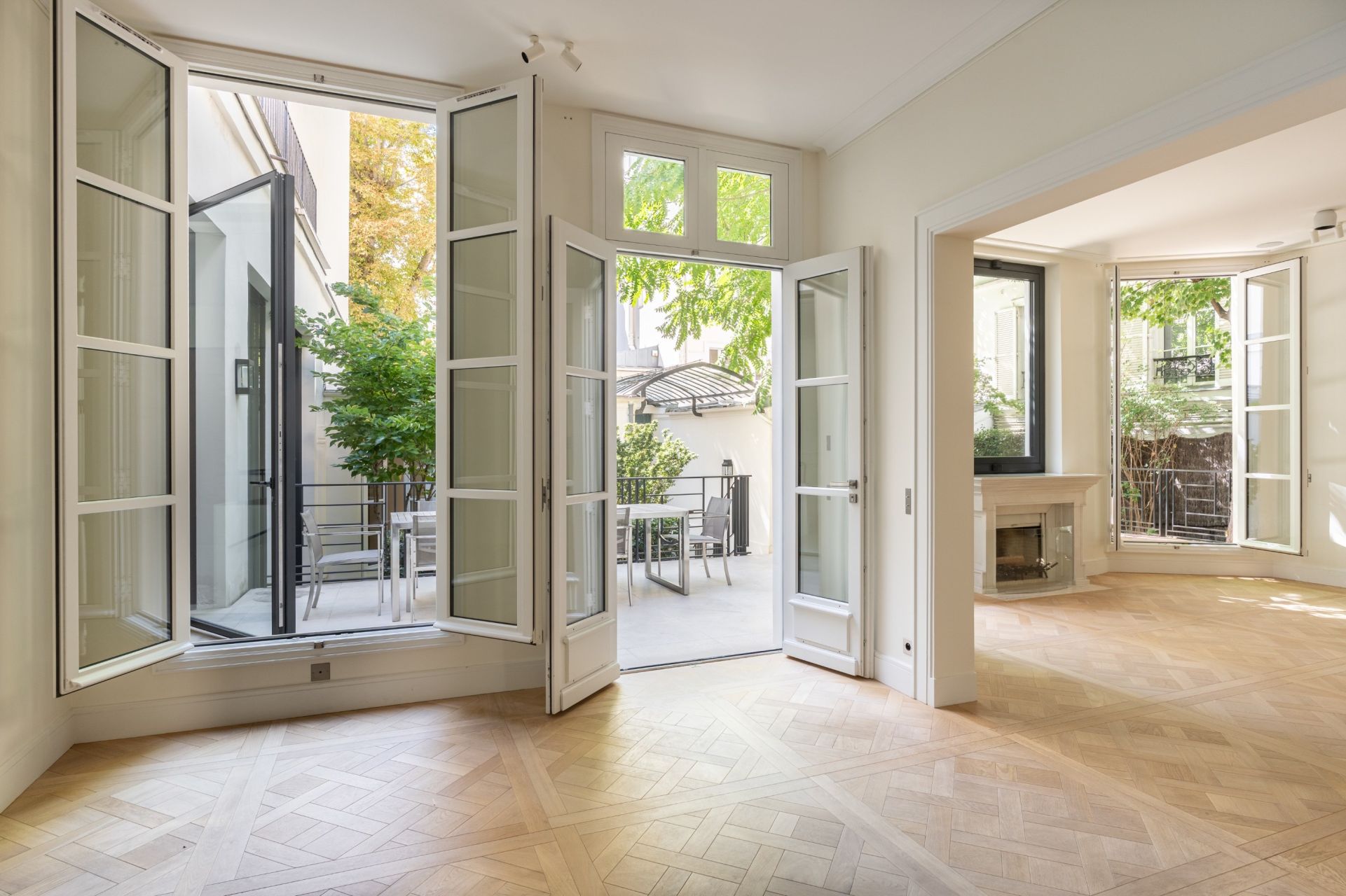 hôtel particulier 6 Pièces en vente sur PARIS (75007)
