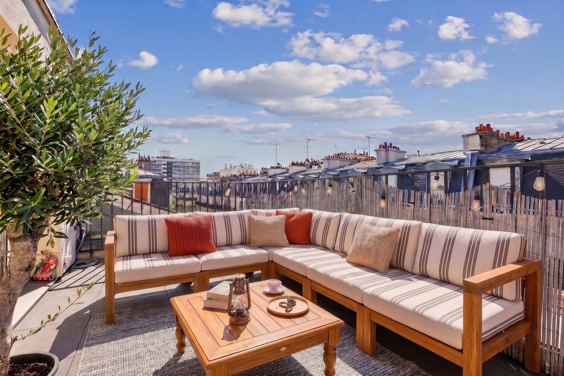 luxury triplex 5 Rooms for sale on PARIS (75011)