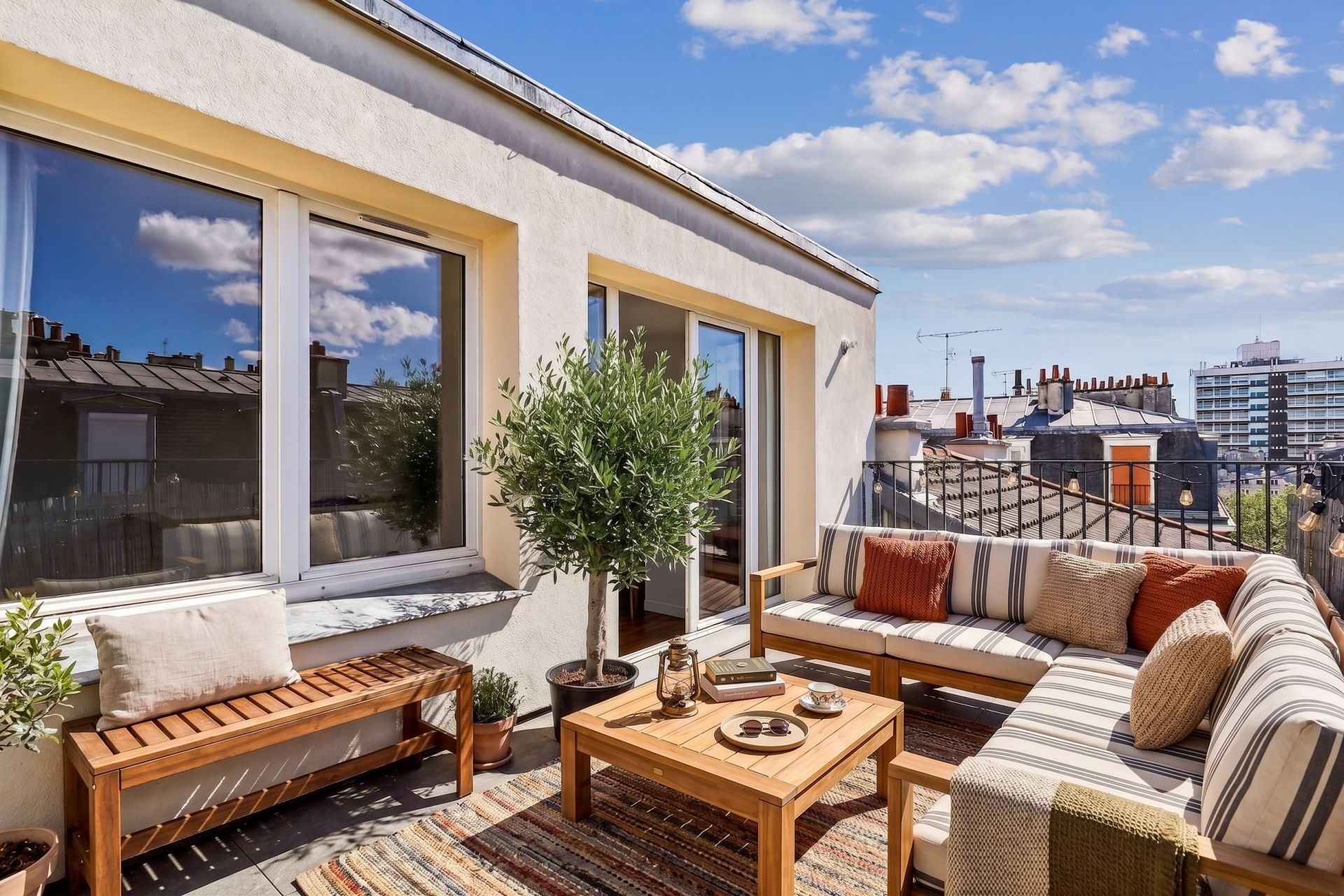 luxury triplex 5 Rooms for sale on PARIS (75011)