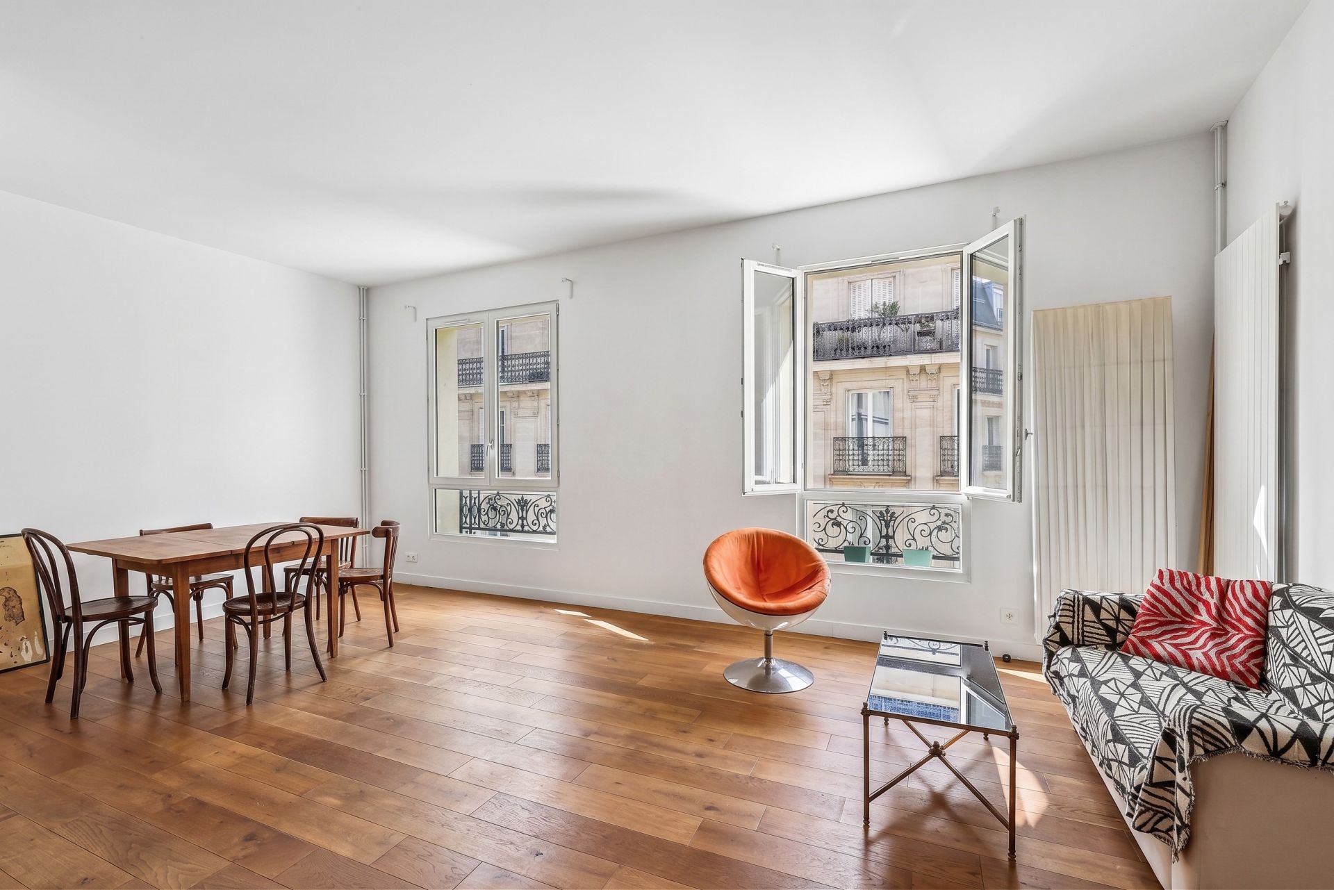 luxury triplex 5 Rooms for sale on PARIS (75011)