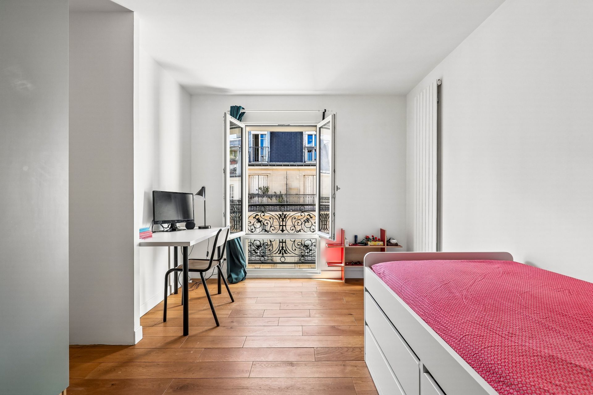 luxury triplex 5 Rooms for sale on PARIS (75011)
