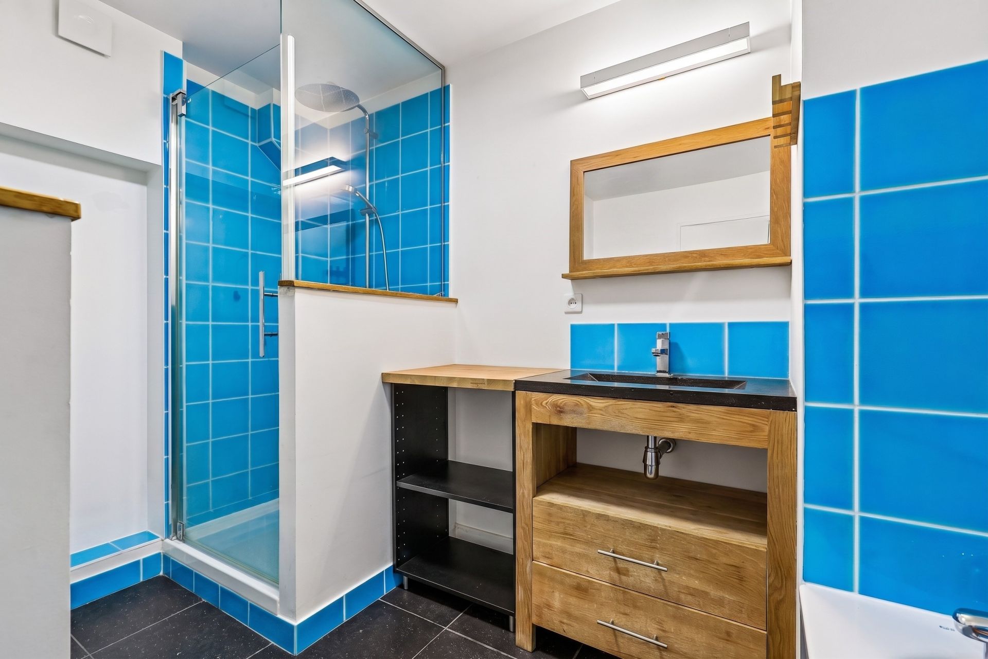 luxury triplex 5 Rooms for sale on PARIS (75011)
