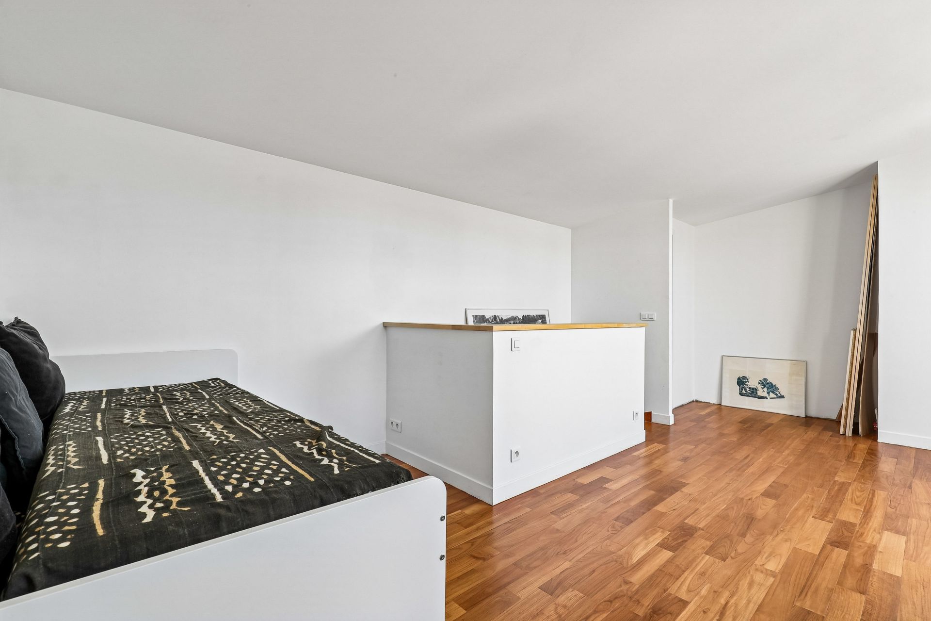 luxury triplex 5 Rooms for sale on PARIS (75011)