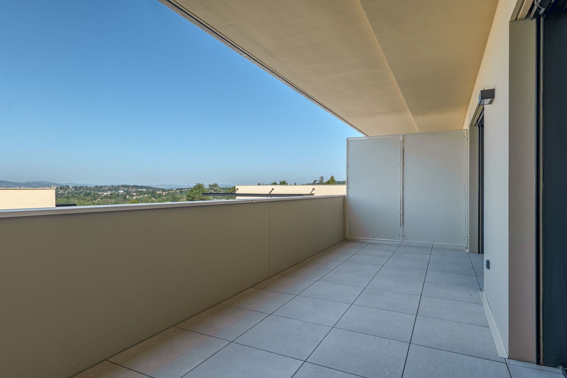 luxury apartment 3 Rooms for sale on ST DIDIER AU MONT D OR (69370)