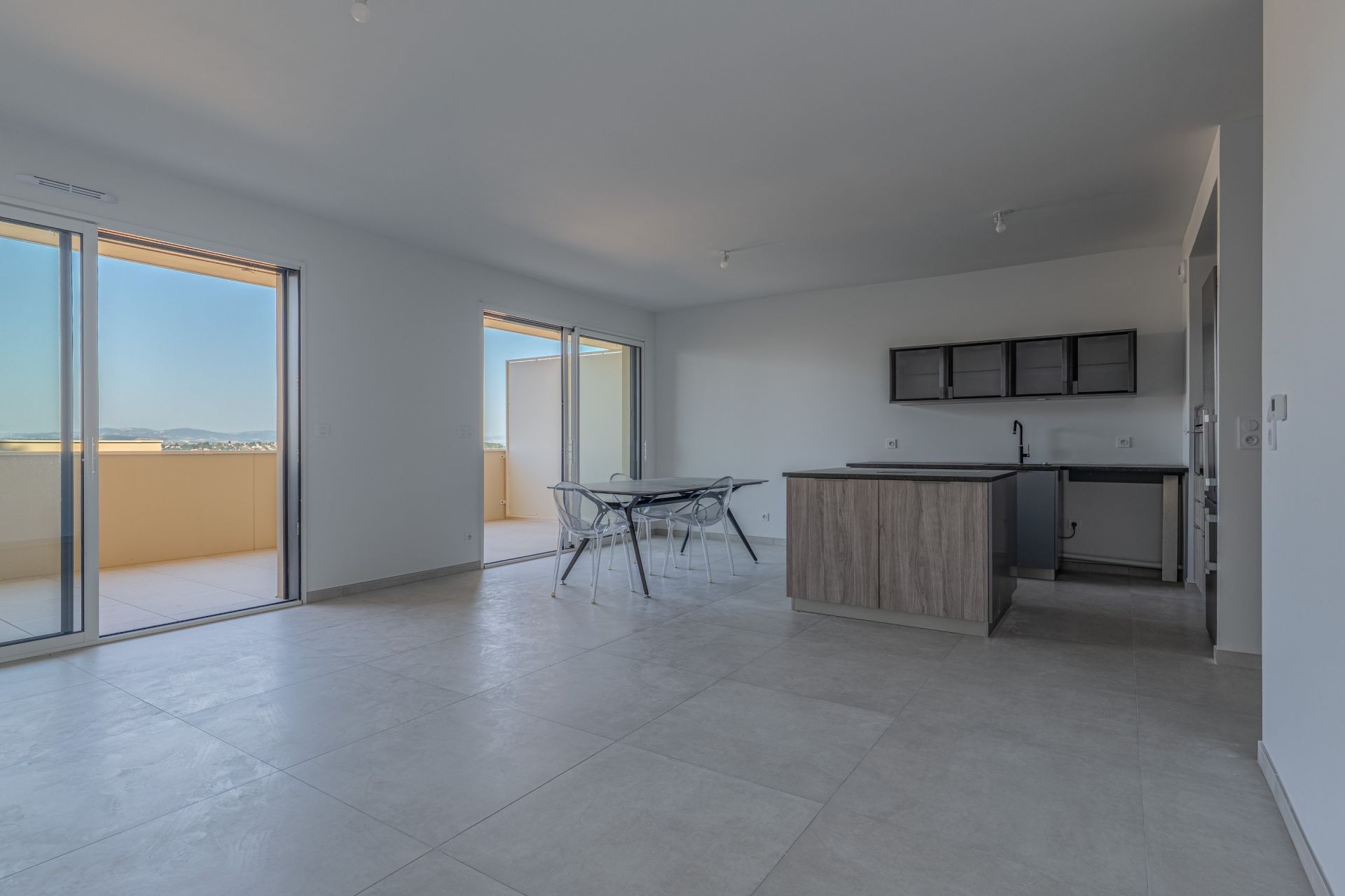 luxury apartment 3 Rooms for sale on ST DIDIER AU MONT D OR (69370)