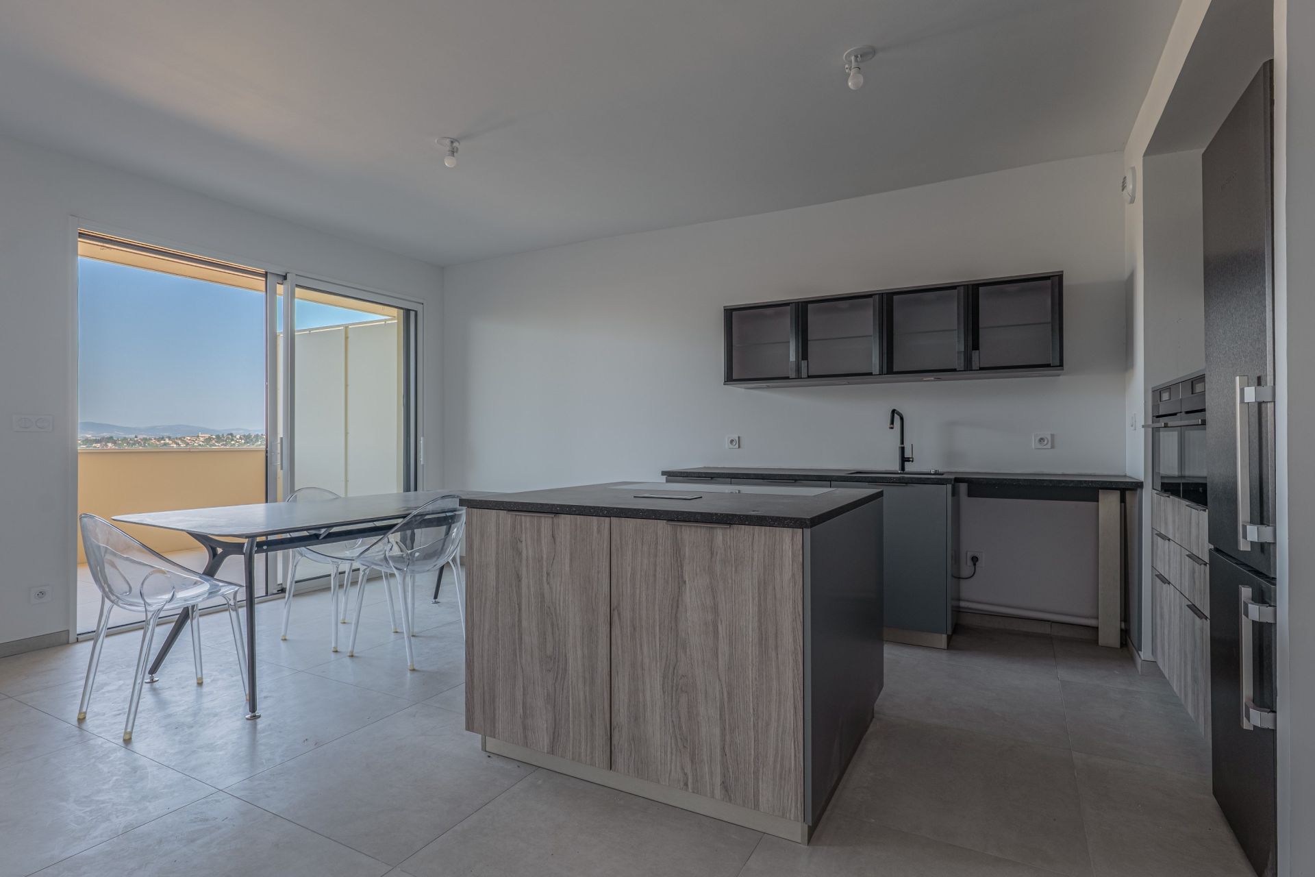 luxury apartment 3 Rooms for sale on ST DIDIER AU MONT D OR (69370)