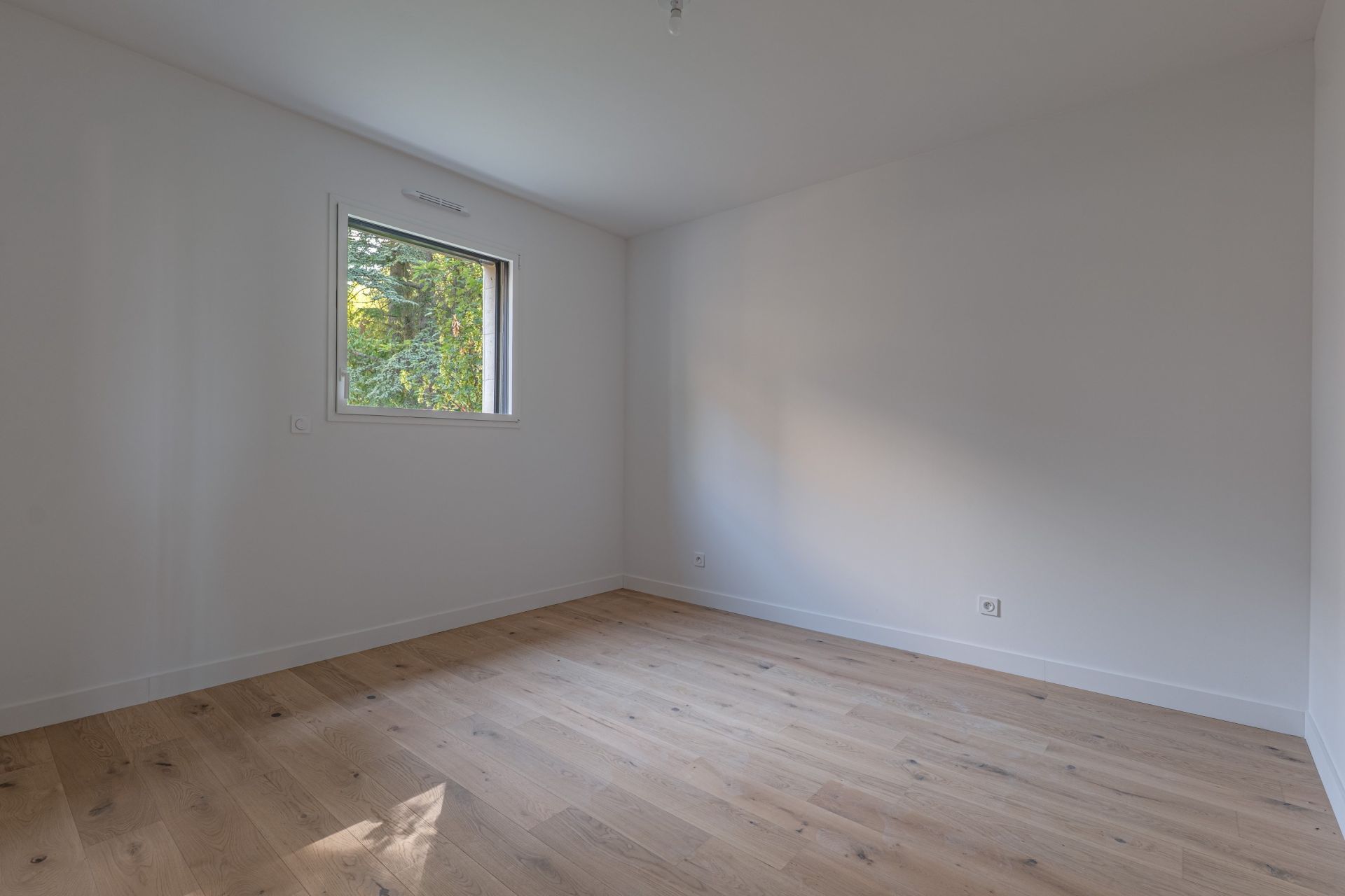 luxury apartment 3 Rooms for sale on ST DIDIER AU MONT D OR (69370)