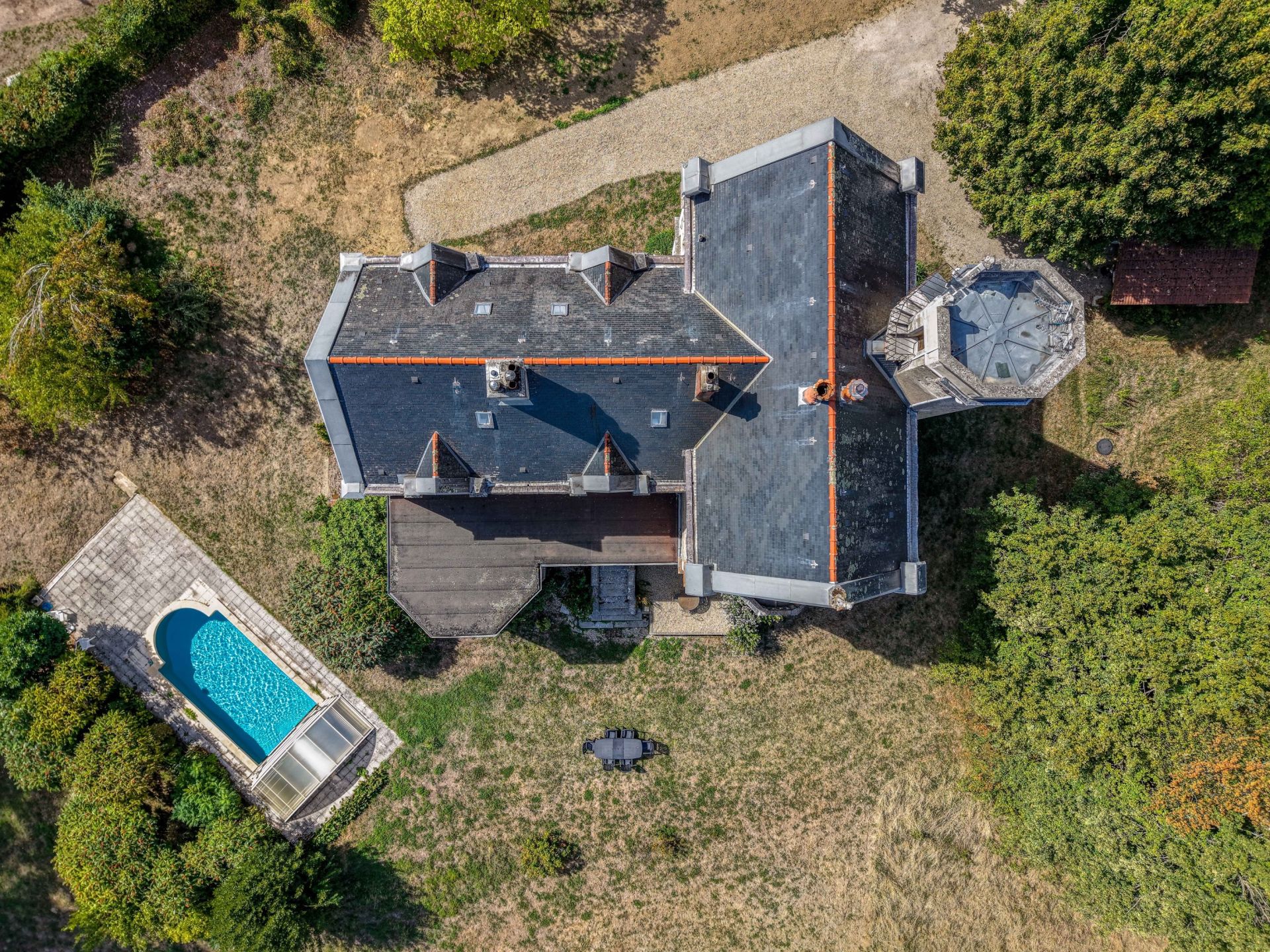 maison de luxe 10 Pièces en vente sur PERONNAS (01960)