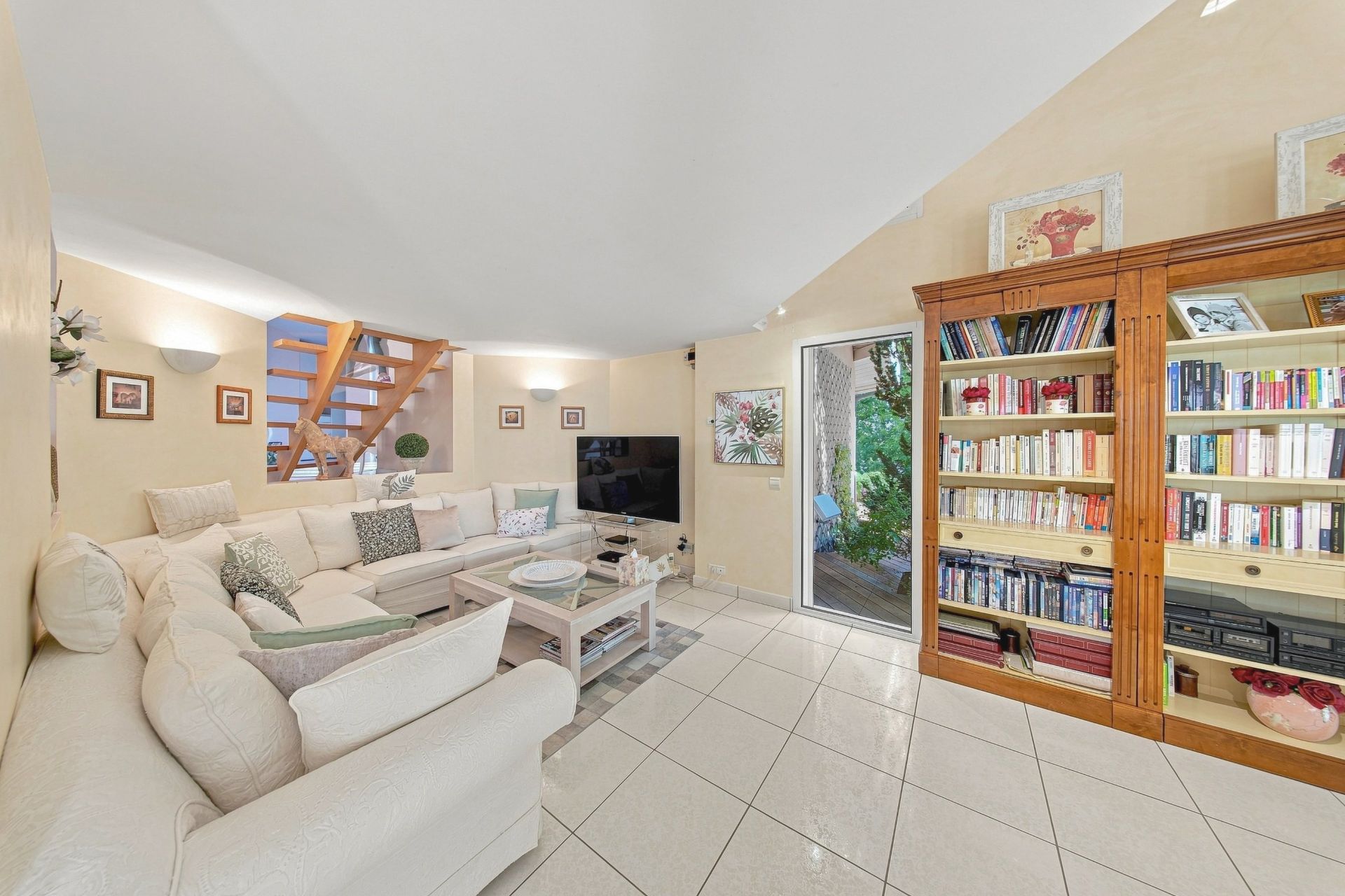 luxury house 5 Rooms for sale on ECHENEVEX (01170)
