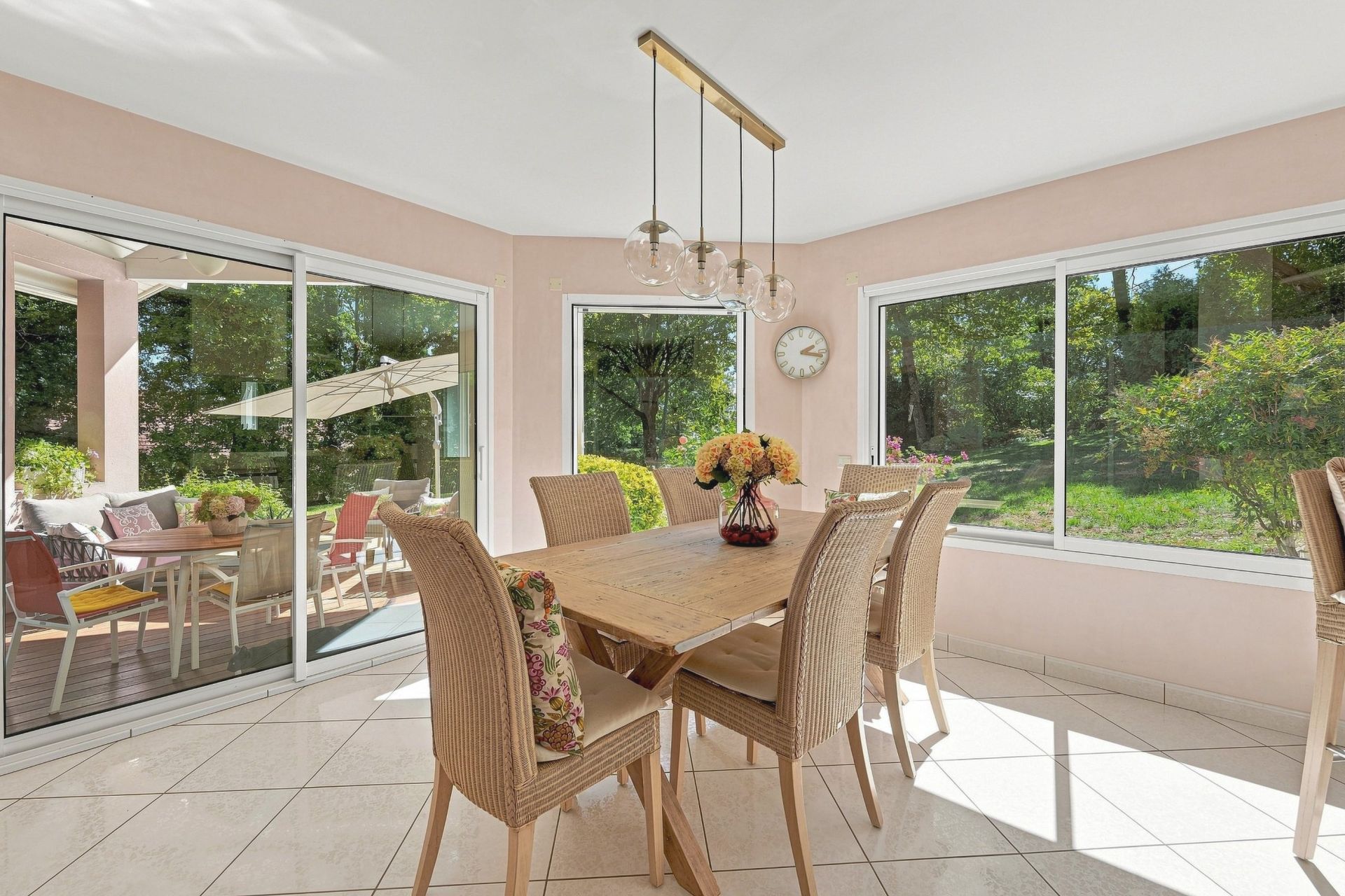 luxury house 5 Rooms for sale on ECHENEVEX (01170)