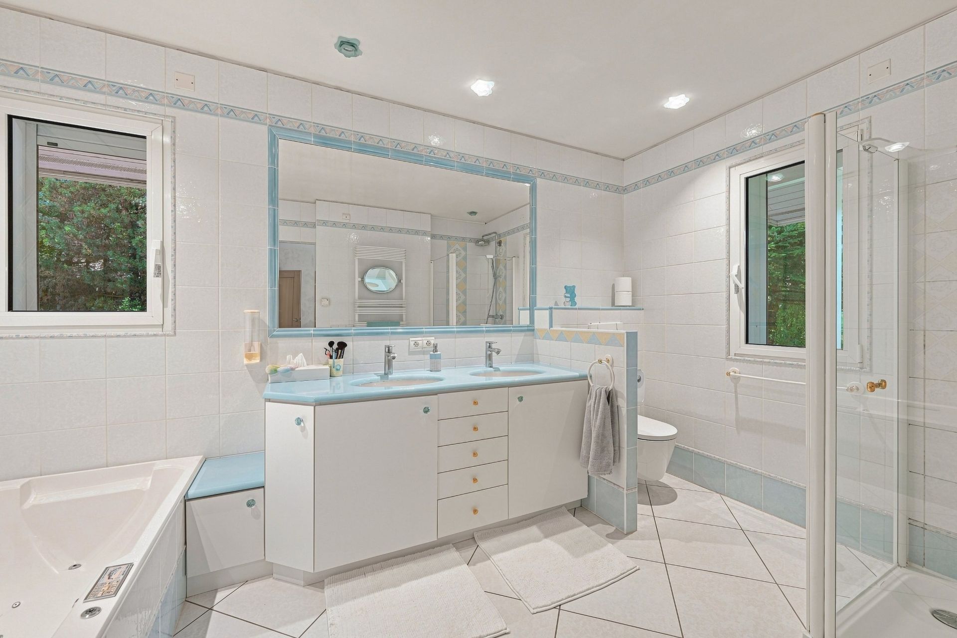 luxury house 5 Rooms for sale on ECHENEVEX (01170)