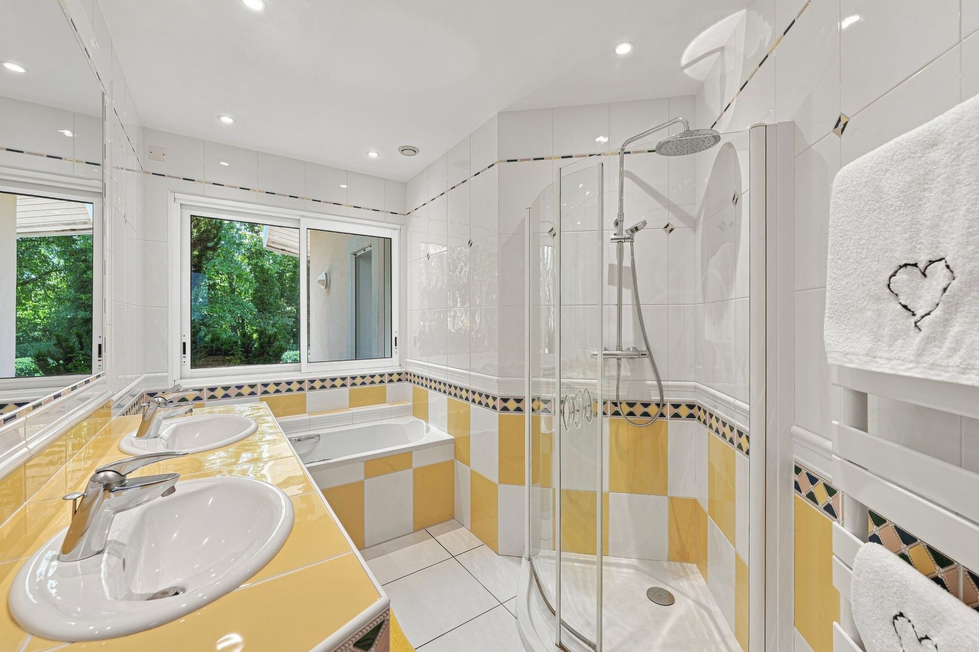 luxury house 5 Rooms for sale on ECHENEVEX (01170)