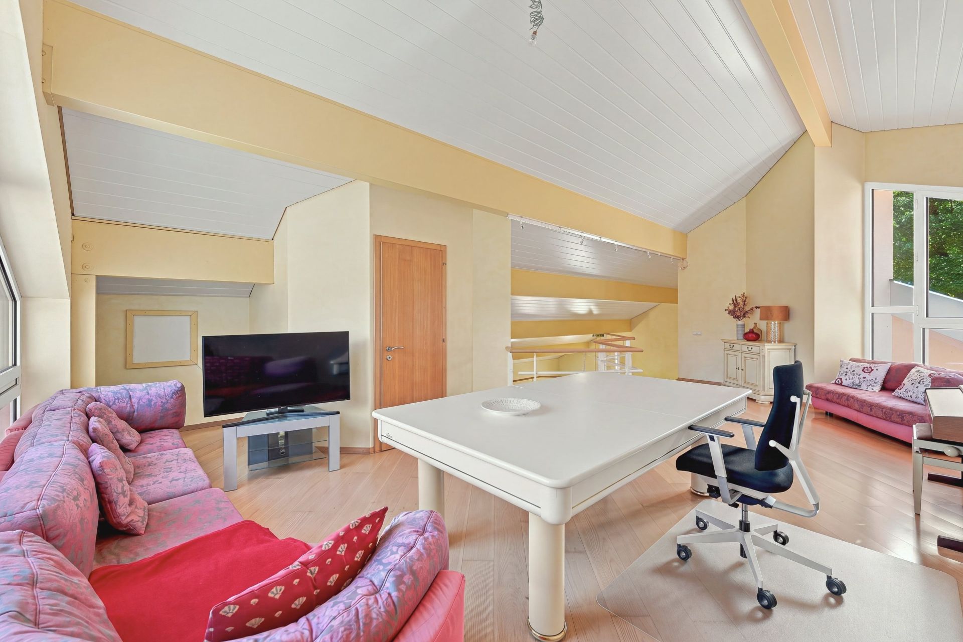 luxury house 5 Rooms for sale on ECHENEVEX (01170)