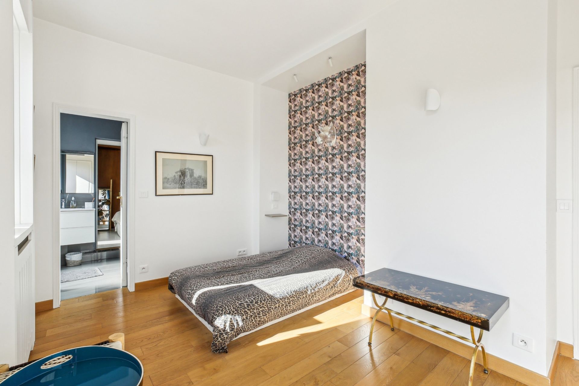 luxury apartment 6 Rooms for sale on PARIS (75016)
