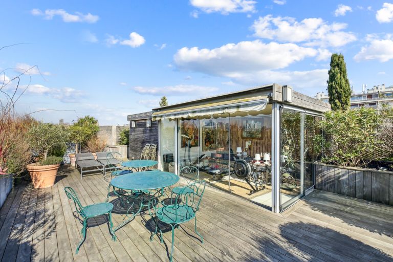 luxury apartment 6 Rooms for sale on PARIS (75016)