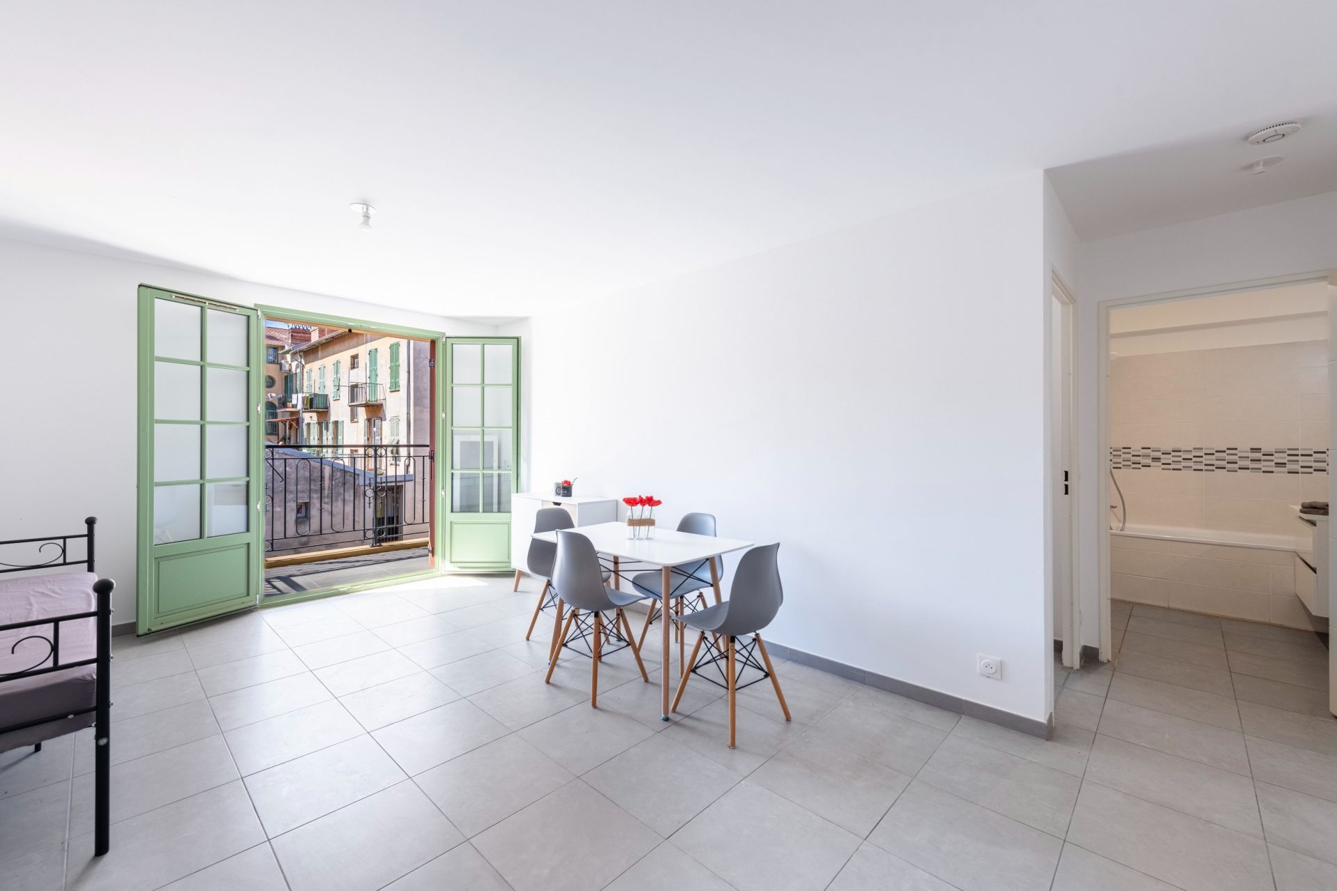 luxury apartment 2 Rooms for sale on NICE (06000)