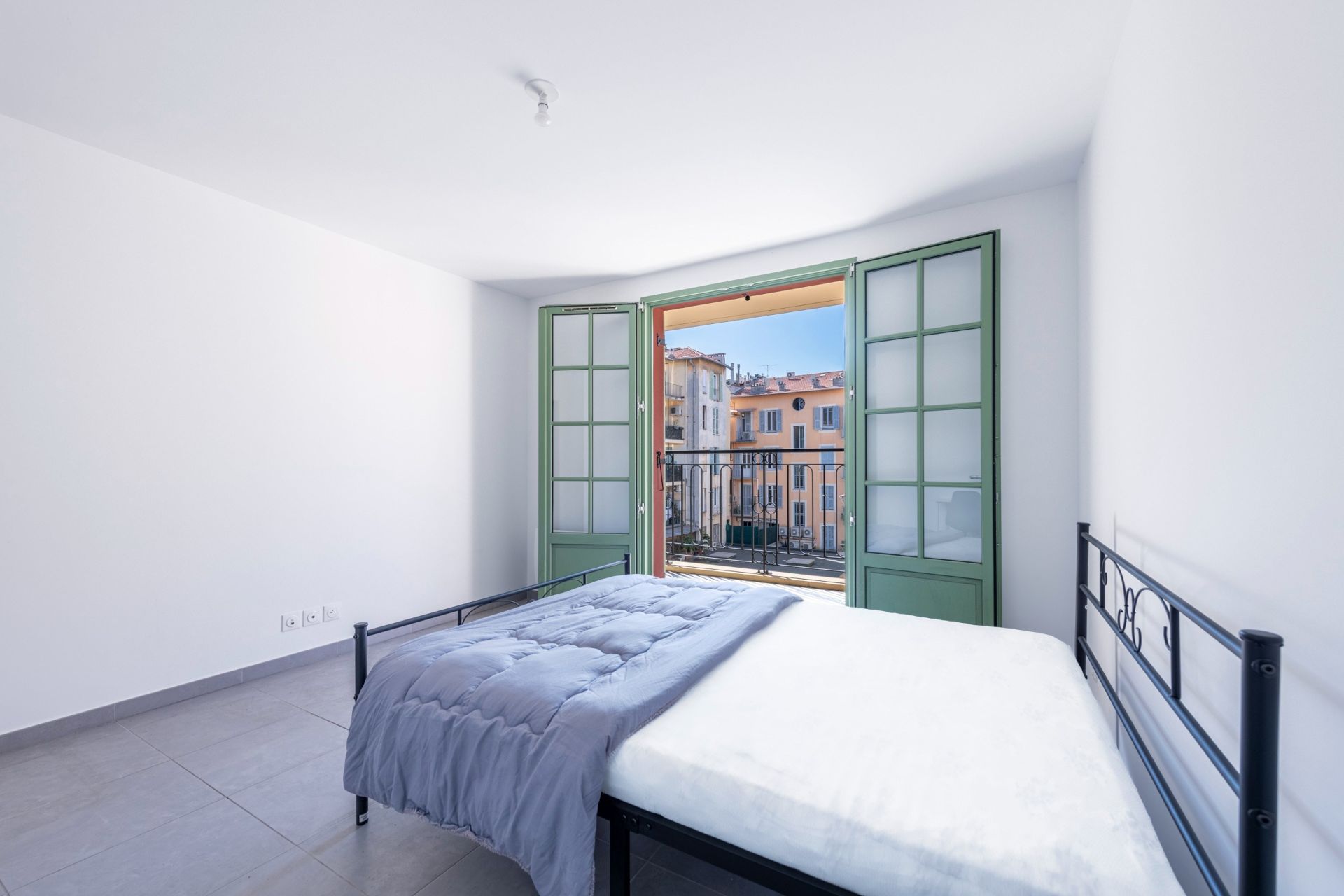 luxury apartment 2 Rooms for sale on NICE (06000)