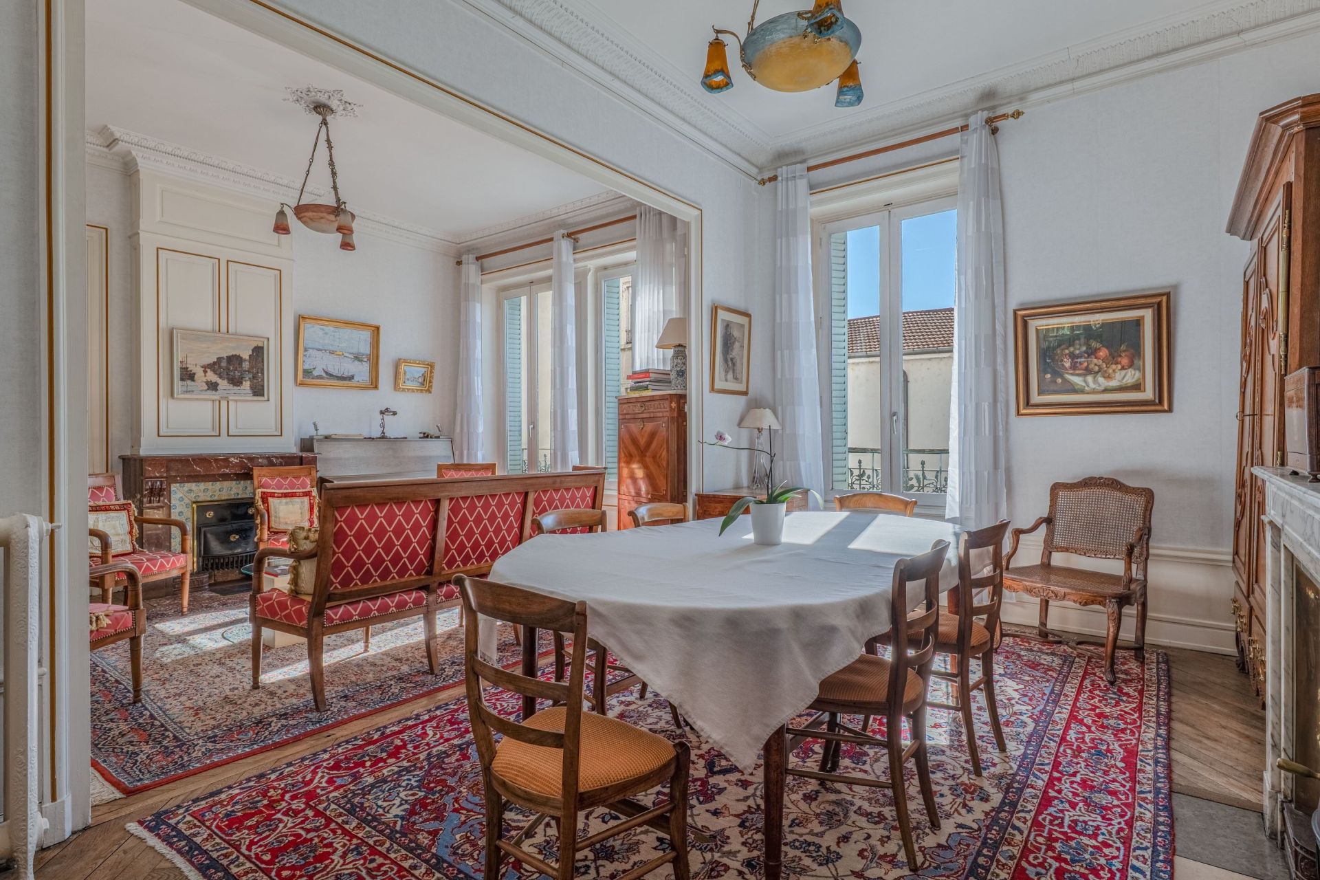 mansion (hôtel particulier) 9 Rooms for sale on CALUIRE ET CUIRE (69300)
