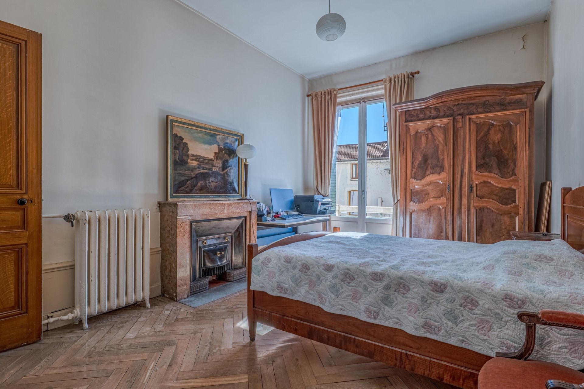 mansion (hôtel particulier) 9 Rooms for sale on CALUIRE ET CUIRE (69300)