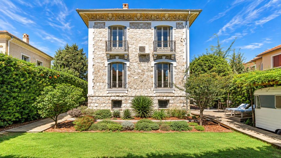 hôtel particulier 7 Pièces en vente sur NICE (06000)