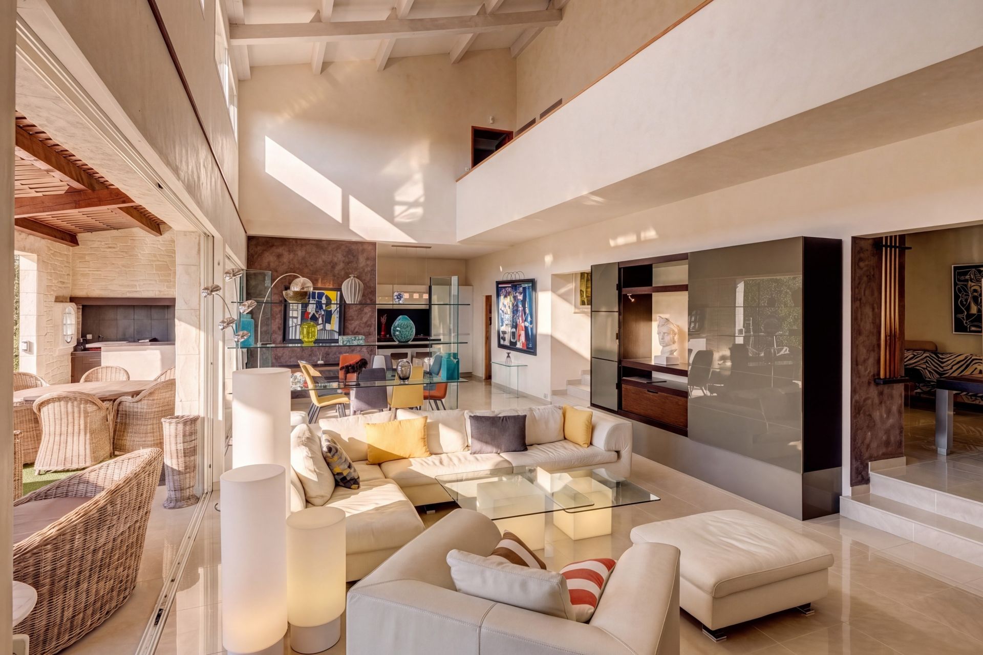 luxury villa 5 Rooms for sale on CANNES (06400)