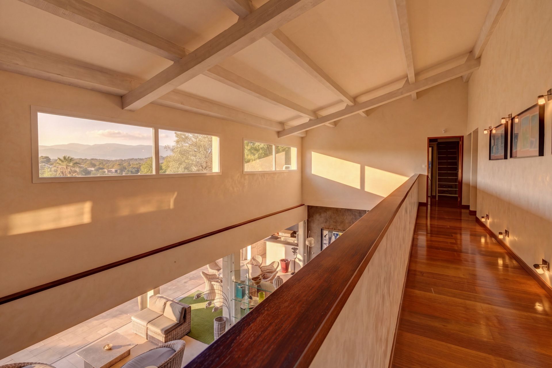 luxury villa 5 Rooms for sale on CANNES (06400)