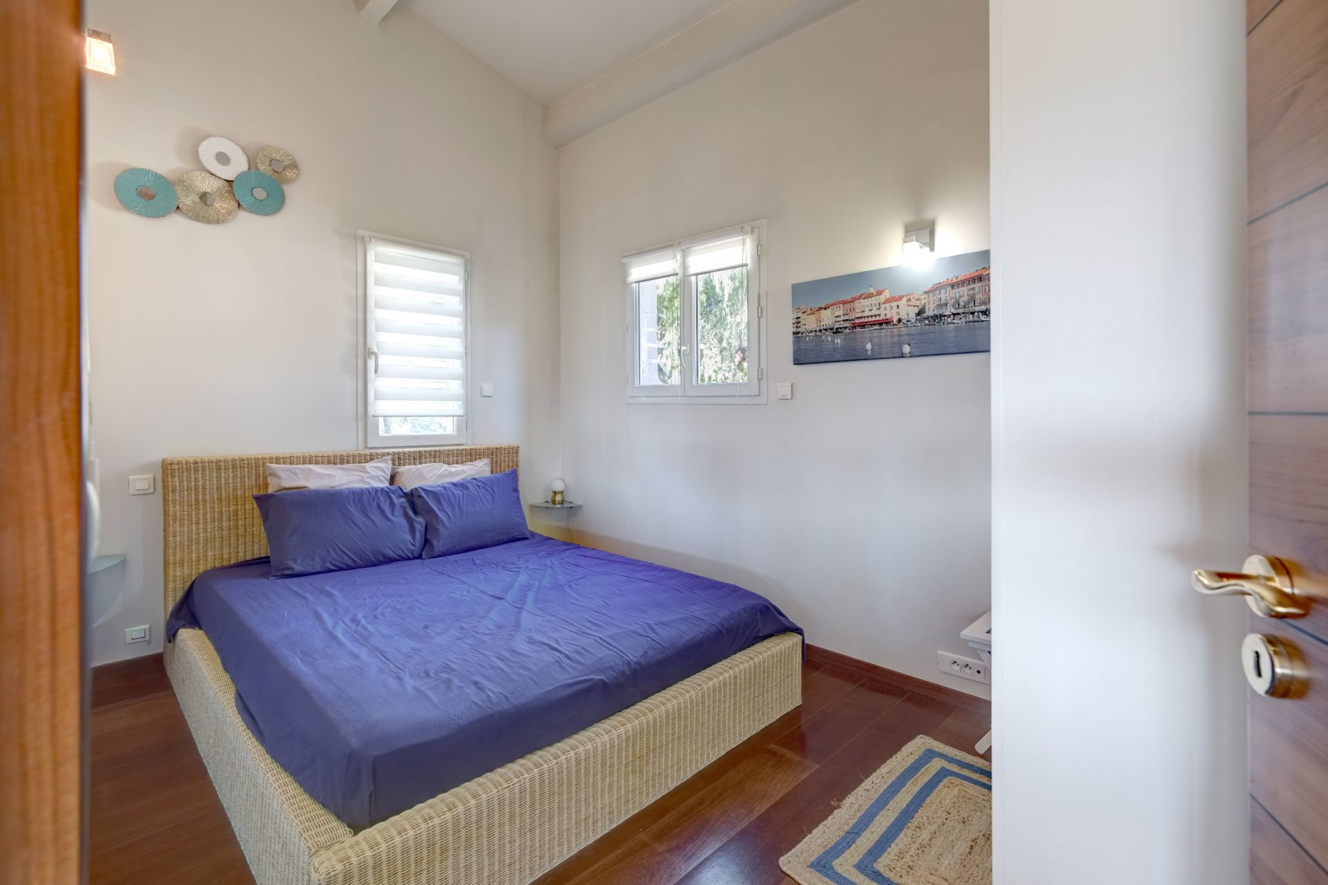 luxury villa 5 Rooms for sale on CANNES (06400)
