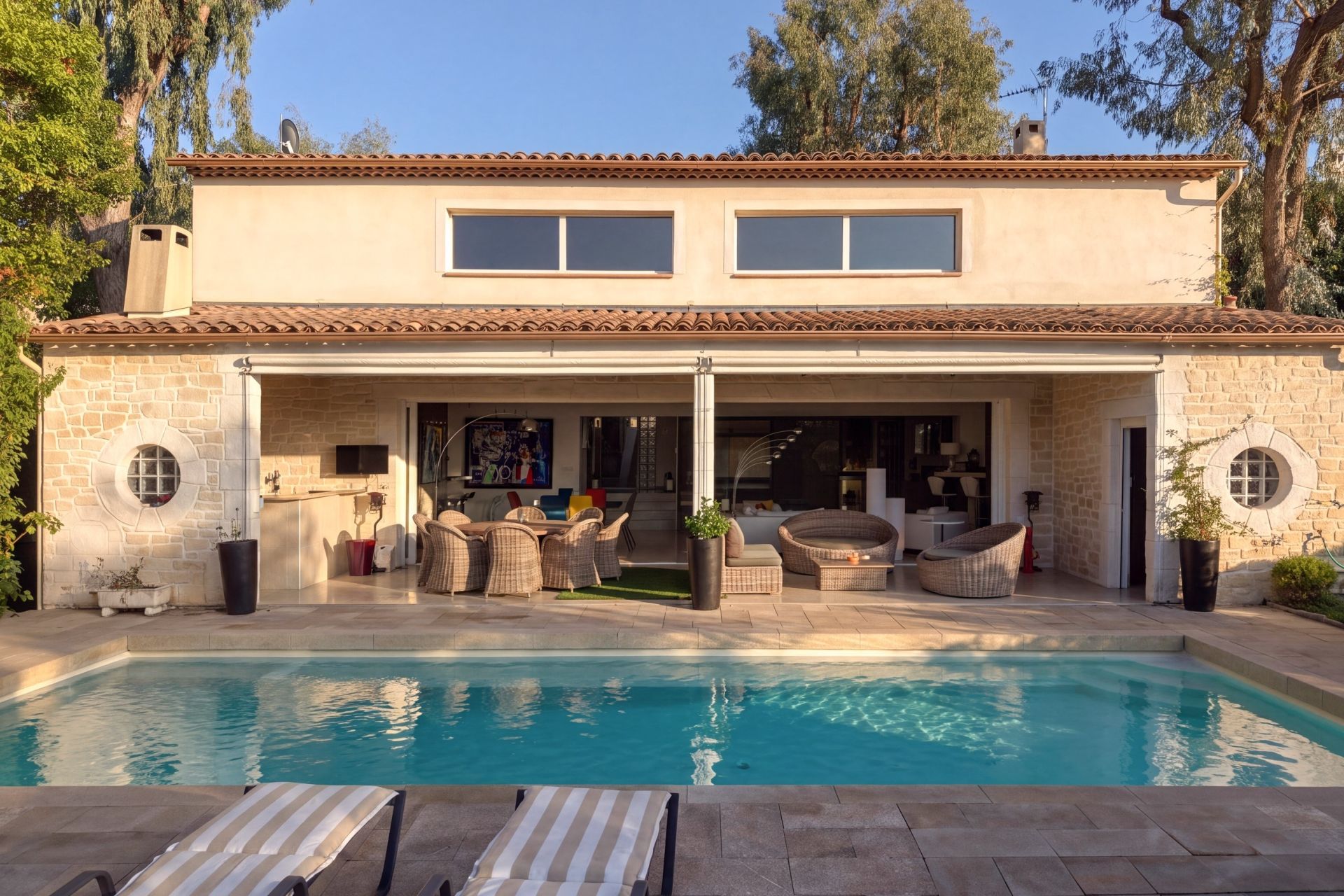 luxury villa 5 Rooms for sale on CANNES (06400)