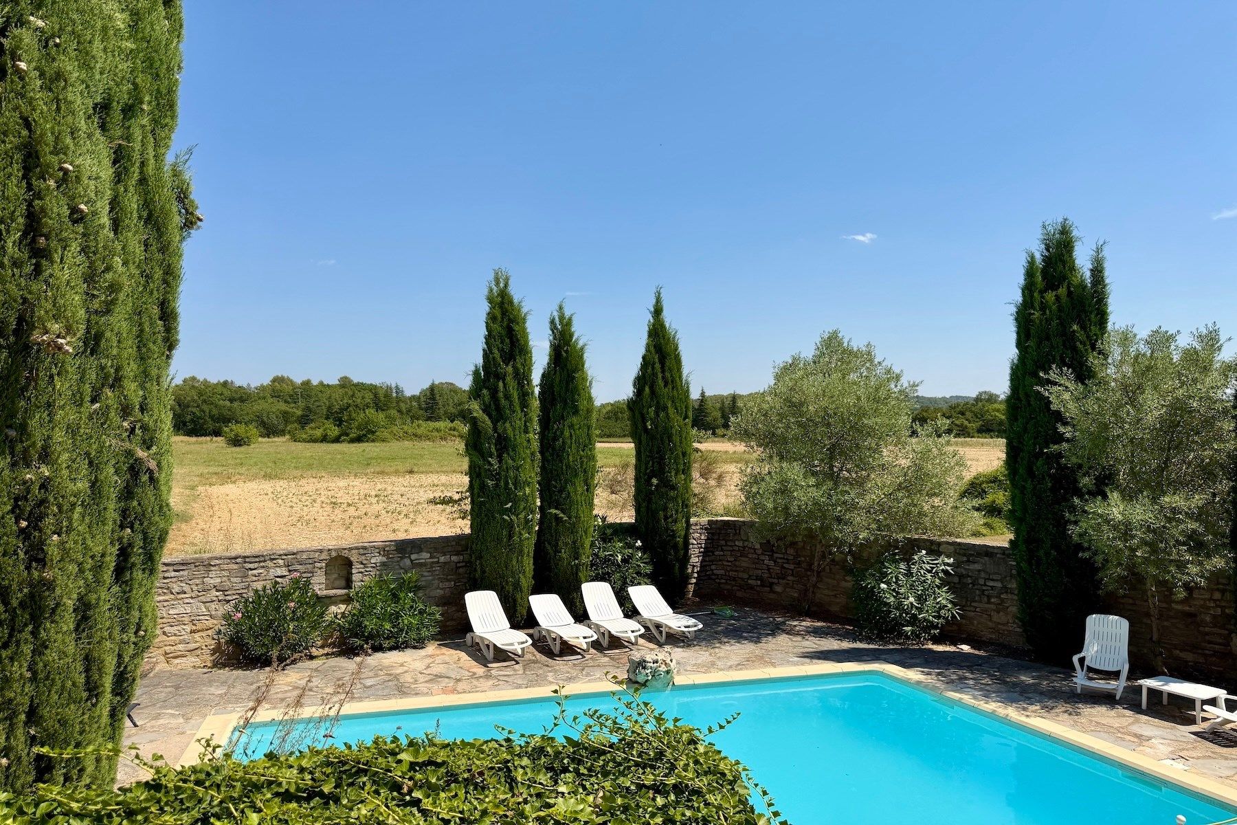 luxury house 6 Rooms for sale on UZES (30700)